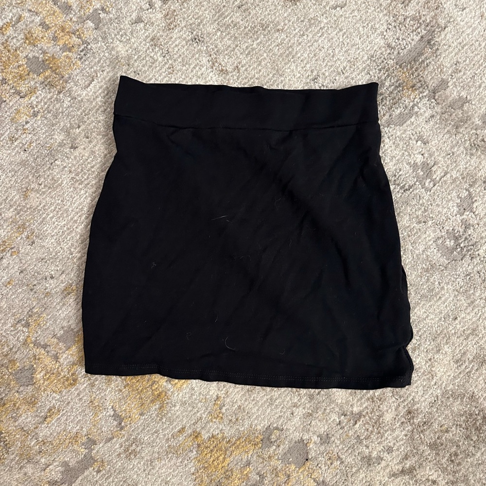 Fashion Nova Black mini skirt